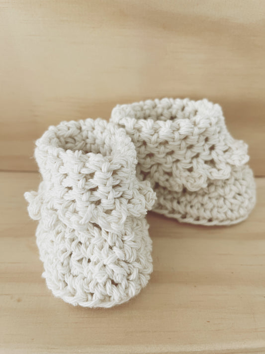 WINNIE ruffle booties in Oat