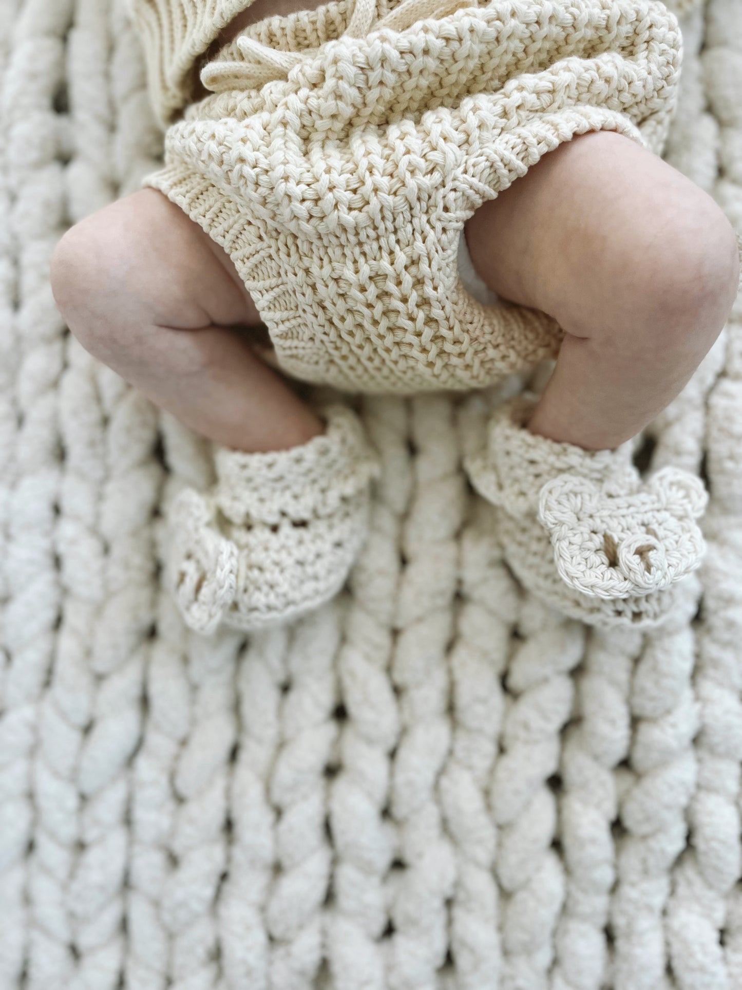 WINNIE ruffle booties in Oat