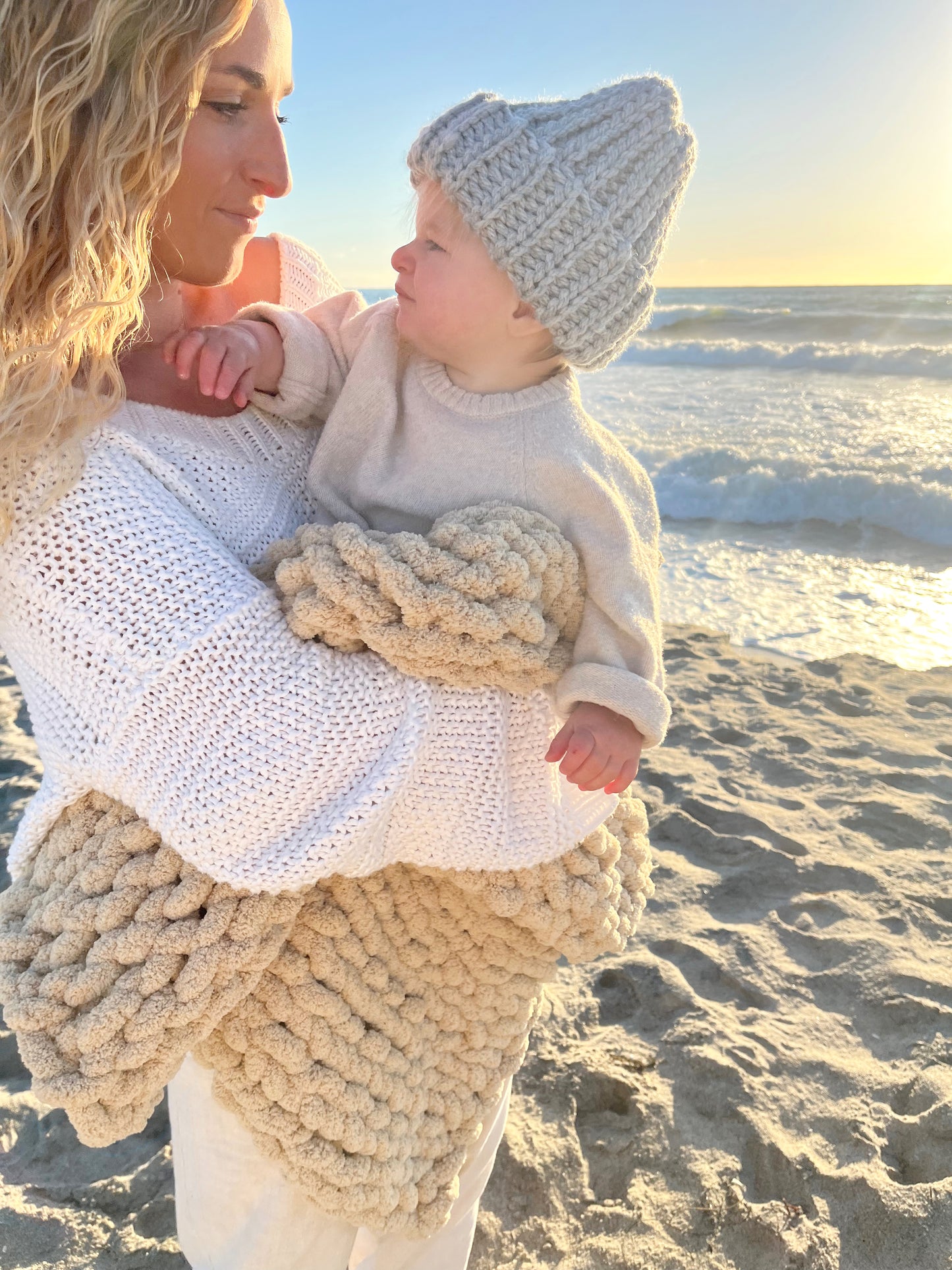 GOLDEN HOUR chunky blanket in Sand